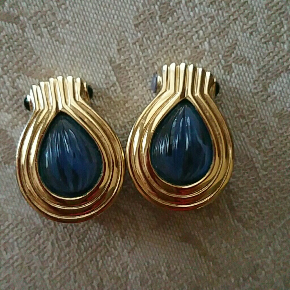 Blue Cabachon,  vintage  clip on  earrings